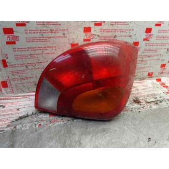Recambio de piloto trasero derecho para ford fiesta berlina ghia referencia OEM IAM 96FG13A602 1044154 
