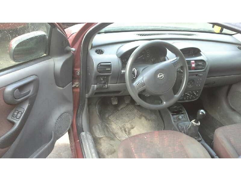 opel corsa c del año 2001