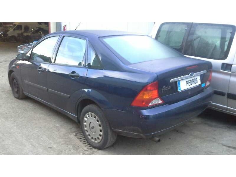 ford focus berlina (cak) del año 2000