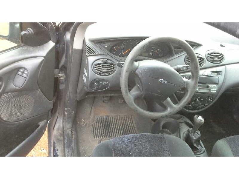 ford focus berlina (cak) del año 1998