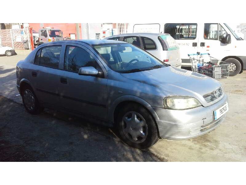 opel astra g berlina del año 2002
