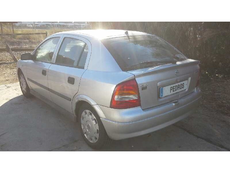 opel astra g berlina del año 2002