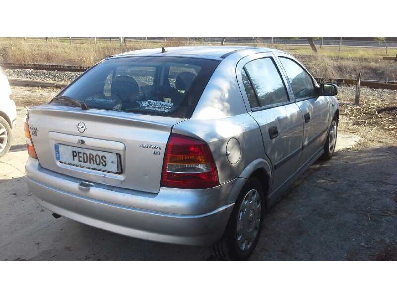 opel astra g berlina del año 2002