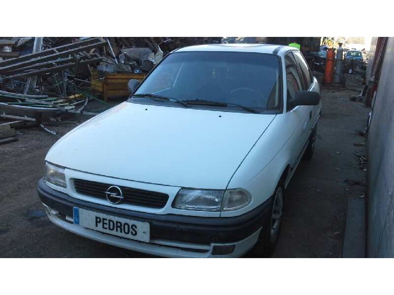 opel astra f berlina del año 1995