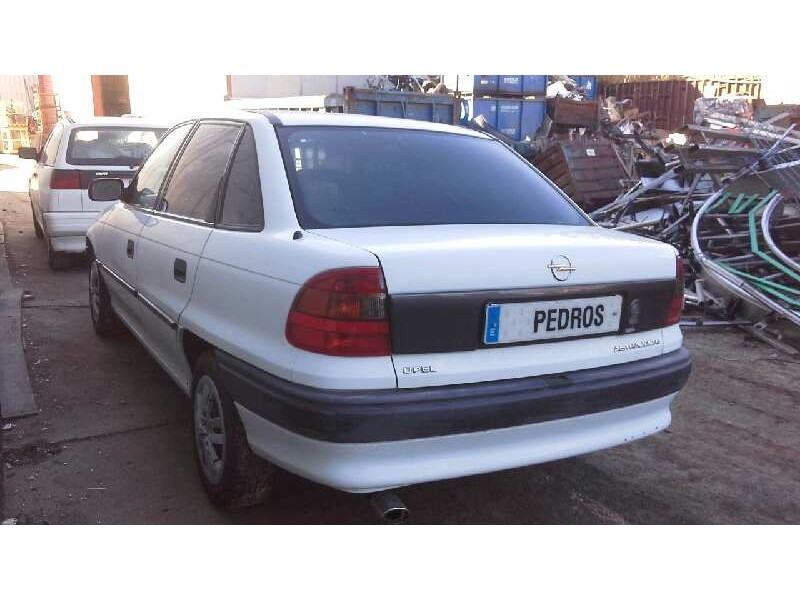 opel astra f berlina del año 1995
