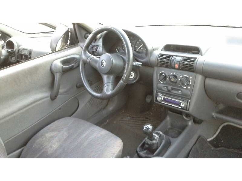 opel corsa b del año 1996