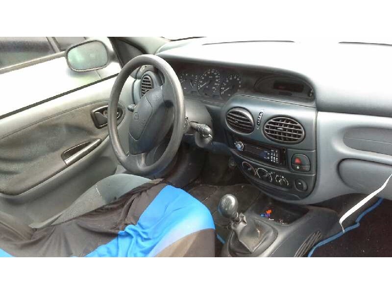 renault megane i berlina hatchback (ba0) del año 1998