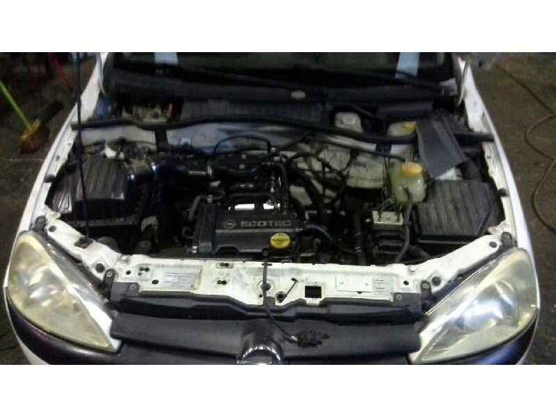 opel corsa c del año 2002