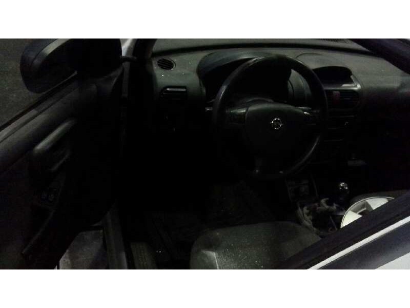 opel corsa c del año 2002