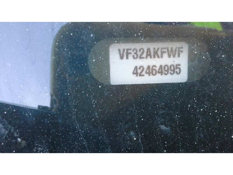 peugeot 206 berlina del año 2002