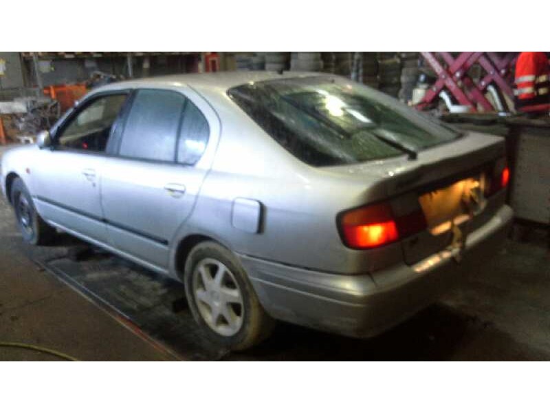 nissan primera berlina (p11) del año 1998