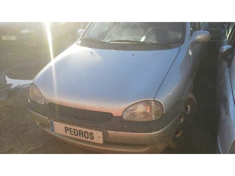 opel corsa b del año 2000