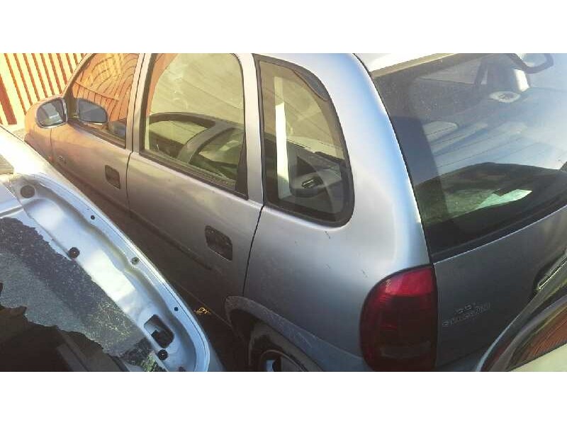 opel corsa b del año 2000