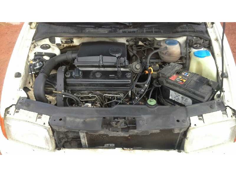 volkswagen polo berlina (6n1) del año 1998