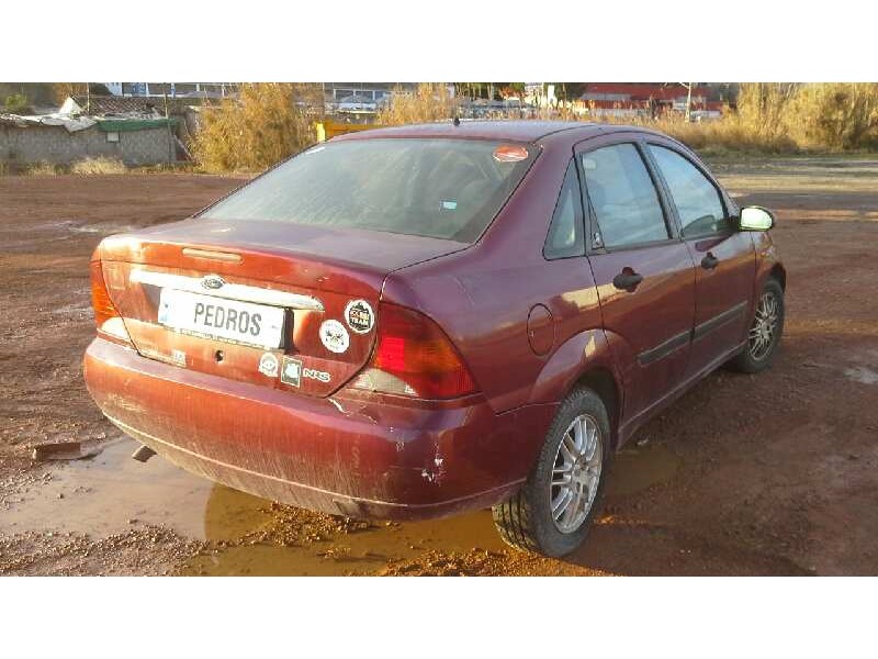 ford focus berlina (cak) del año 2001