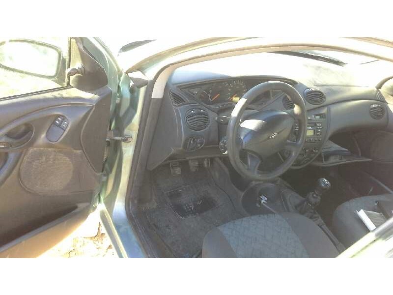 ford focus turnier (cak) del año 2001