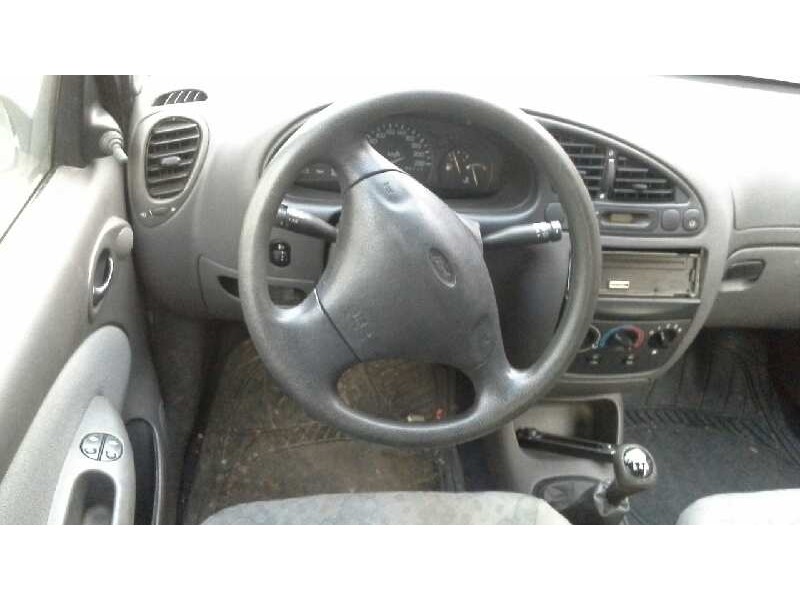 ford fiesta berlina (dx) del año 1998