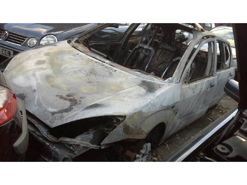 ford focus berlina (cak) del año 1998