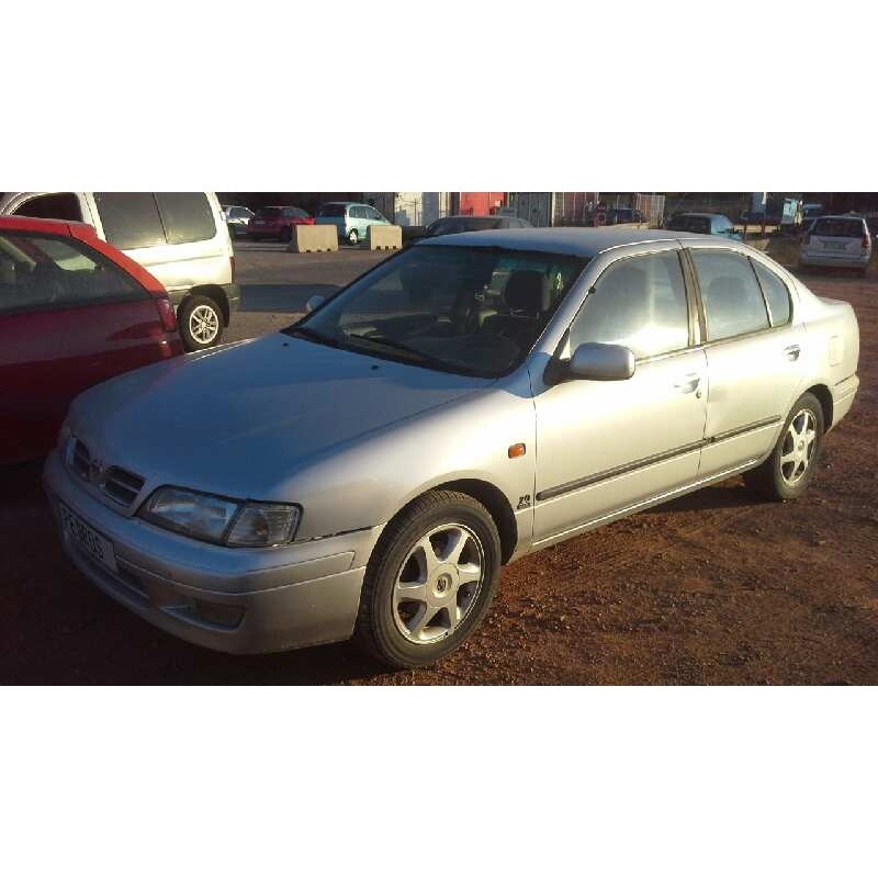 nissan primera berlina (p11) del año 1999