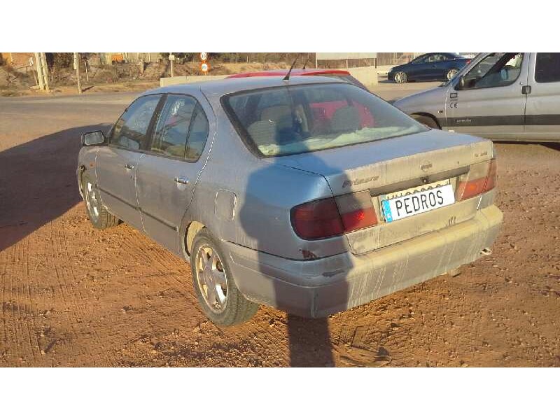 nissan primera berlina (p11) del año 1999