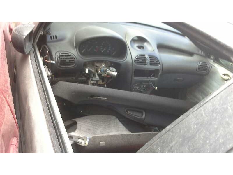 peugeot 206 berlina del año 1998