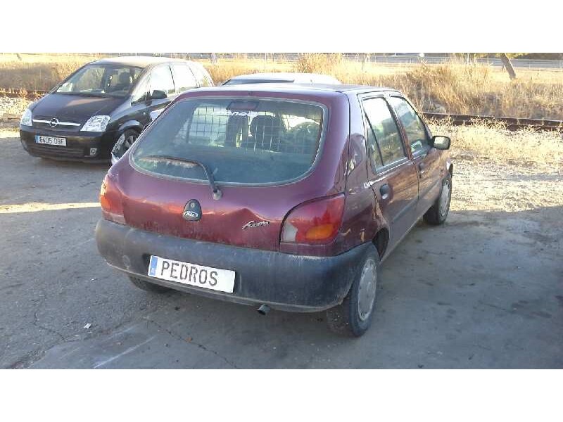 ford fiesta berlina del año 1997