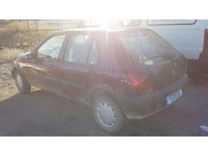 ford fiesta berlina del año 1997