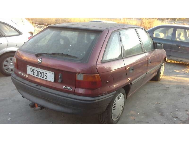 opel astra f berlina del año 1993