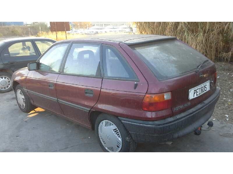 opel astra f berlina del año 1993