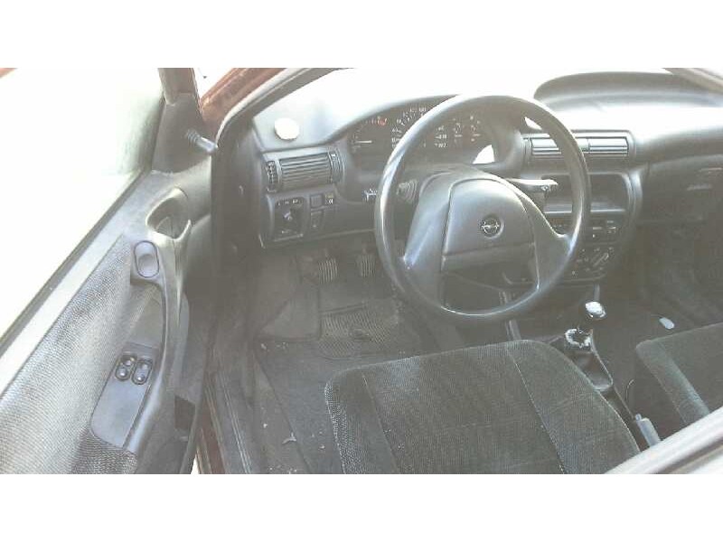 opel astra f berlina del año 1993