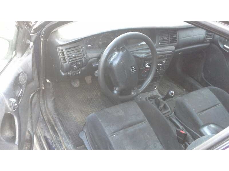 opel vectra b berlina del año 1999