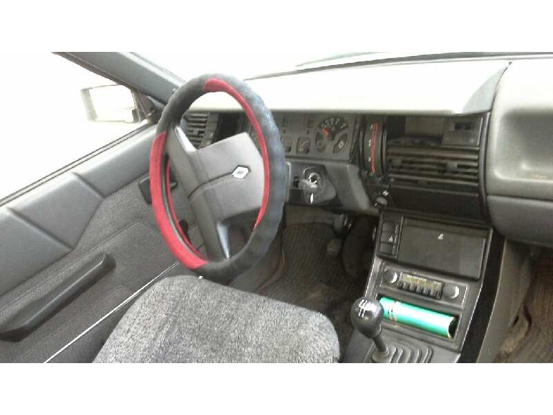 renault r-11 del año 1984