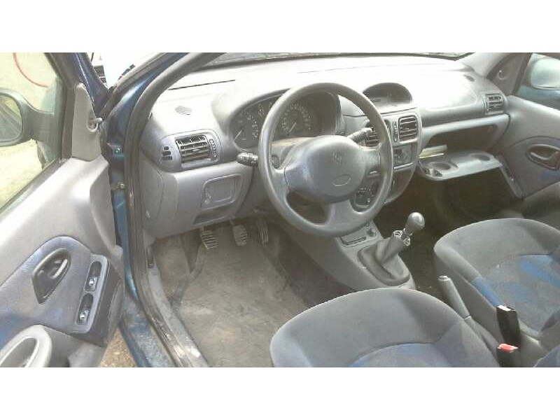 renault clio ii fase i (b/cbo) del año 2000