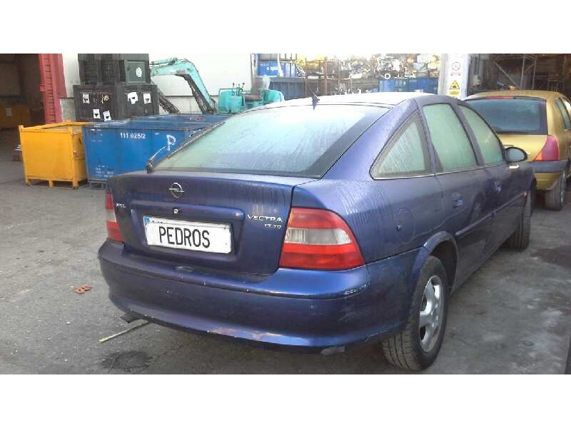 opel vectra b berlina del año 1996