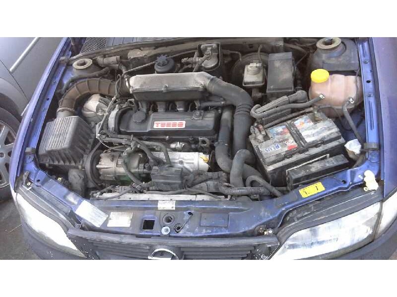 opel vectra b berlina del año 1996