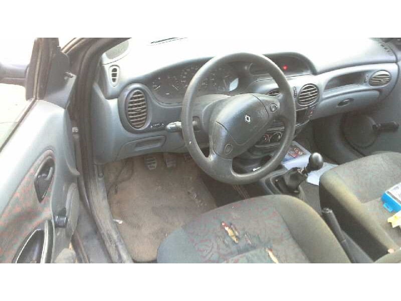 renault megane i berlina hatchback (ba0) del año 1996