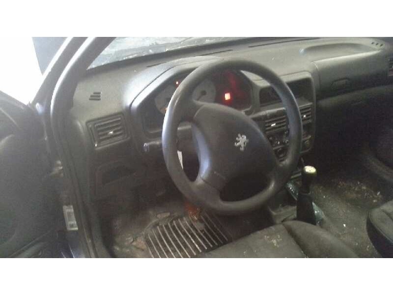 peugeot 106 (s2) del año 2002