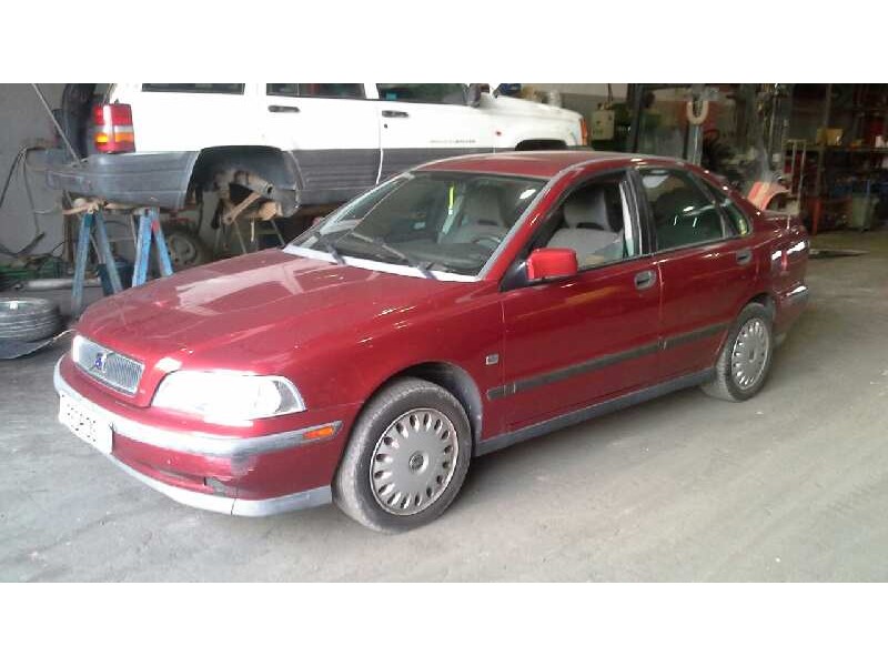 volvo s40 berlina del año 1999