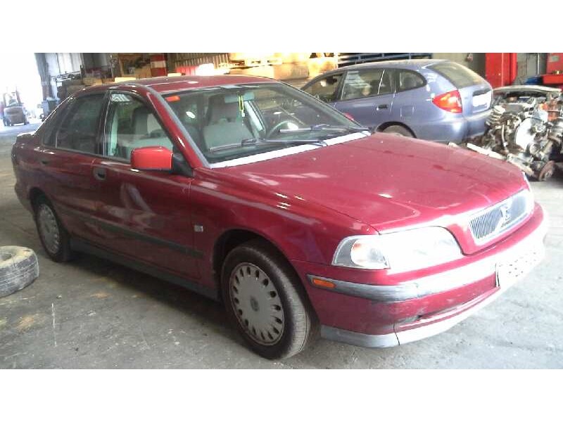 volvo s40 berlina del año 1999