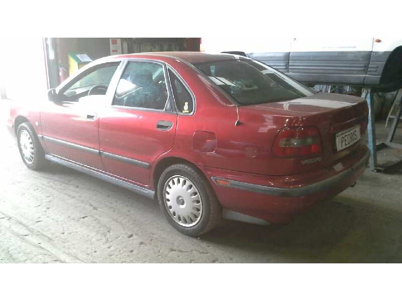 volvo s40 berlina del año 1999