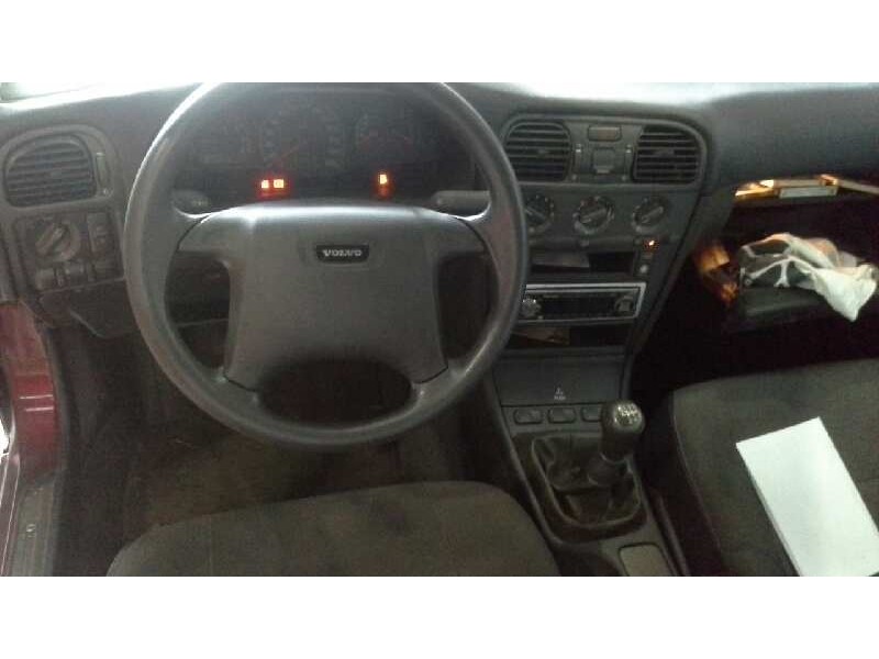 volvo s40 berlina del año 1999