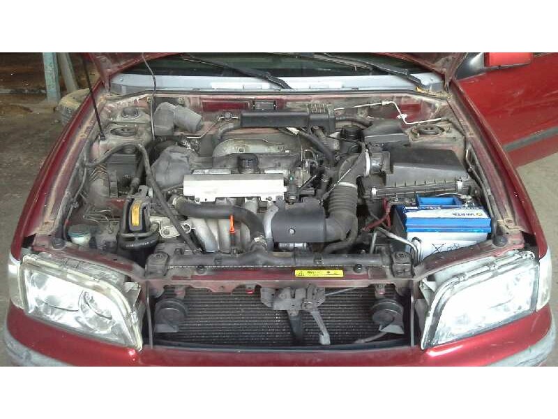 volvo s40 berlina del año 1999