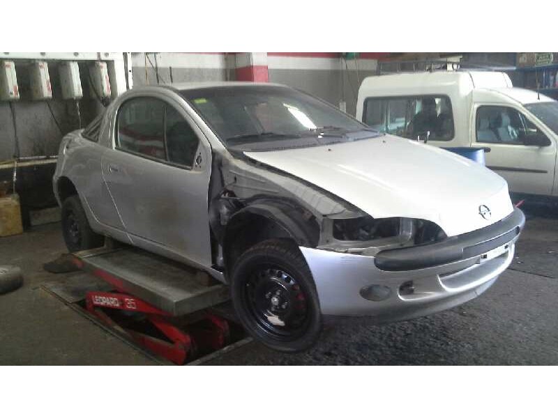 opel tigra del año 2000