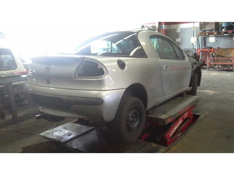 opel tigra del año 2000