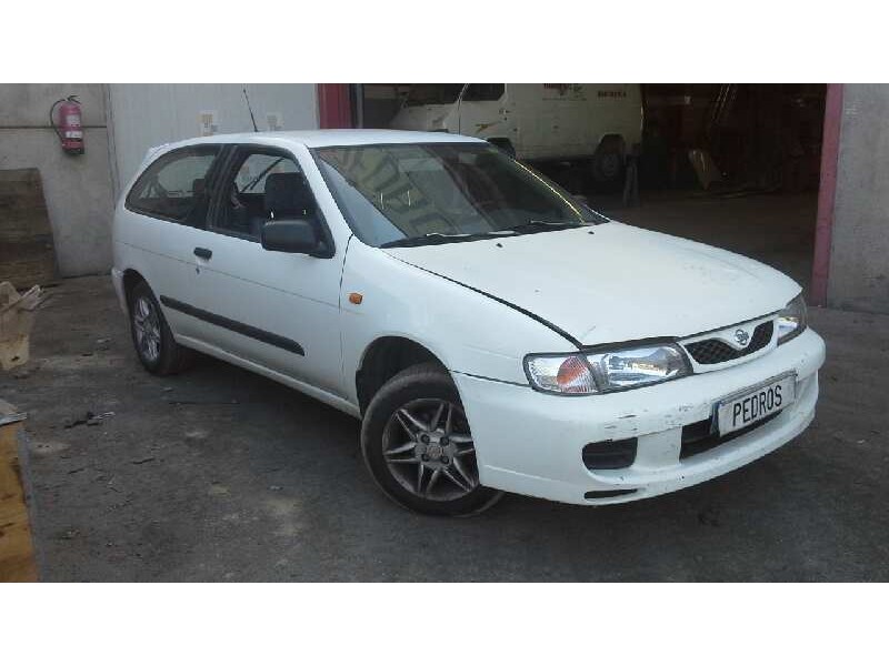 nissan almera (n15) del año 2000