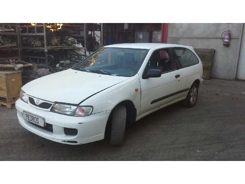 nissan almera (n15) del año 2000