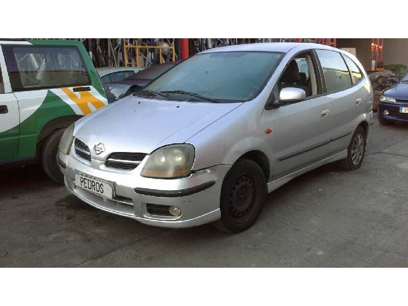 nissan almera tino (v10m) del año 2001