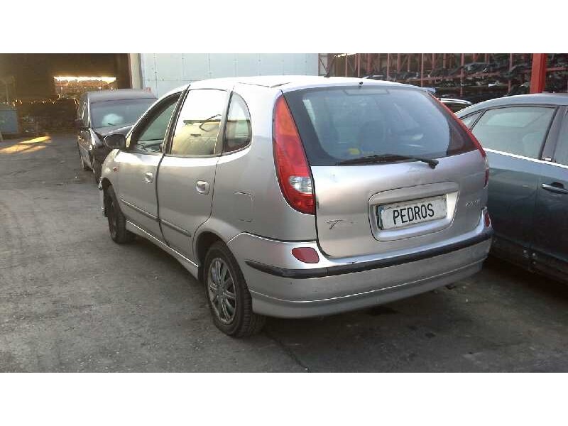 nissan almera tino (v10m) del año 2001