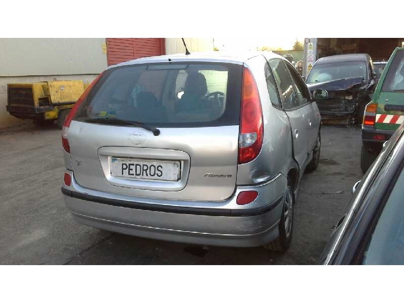nissan almera tino (v10m) del año 2001