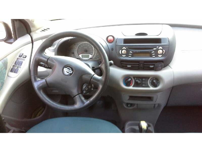 nissan almera tino (v10m) del año 2001